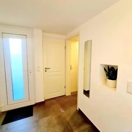 New In Center- Bon23