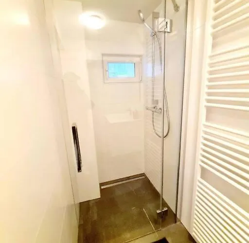 New In Center- Bon23